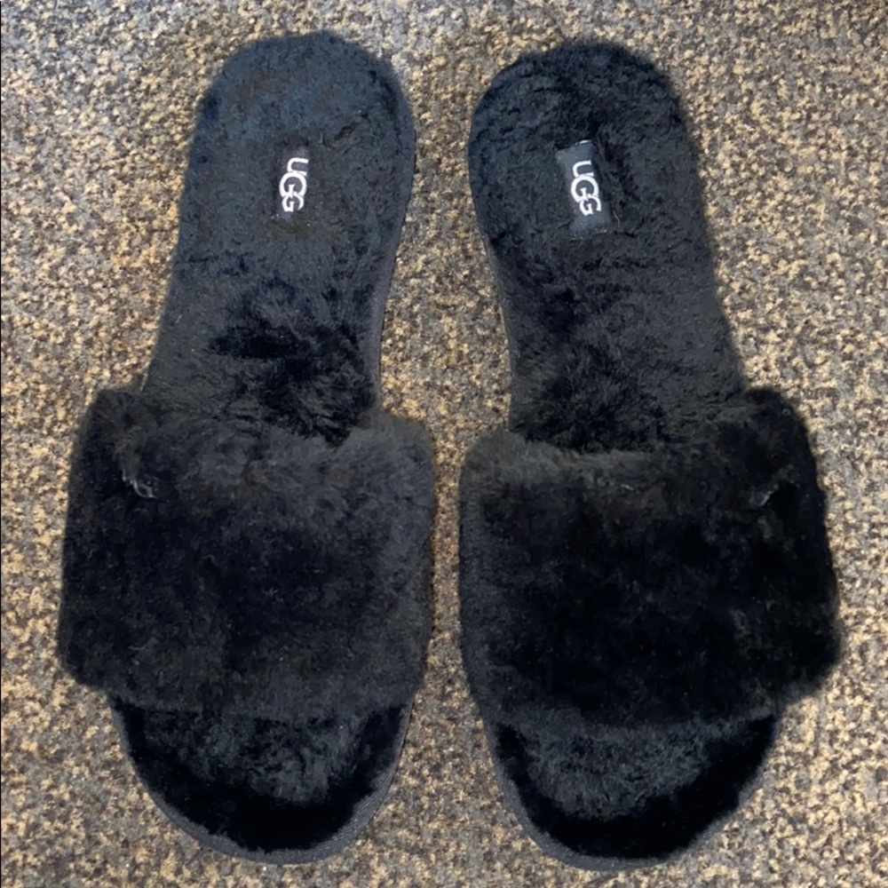BRAND NEW BLACK UGG COZETTE SLIPPERS SIZE 8